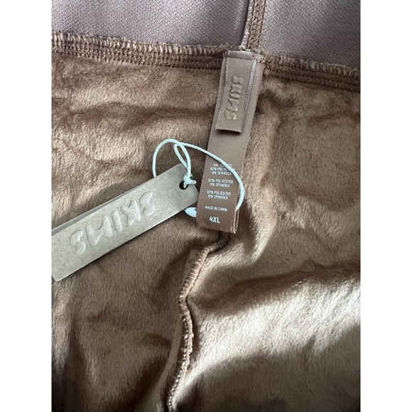 NWT Skims High Rise Stretch‎ Velour Boxer Bike Shorts Copper Size 4XL - Picture 3 of 3